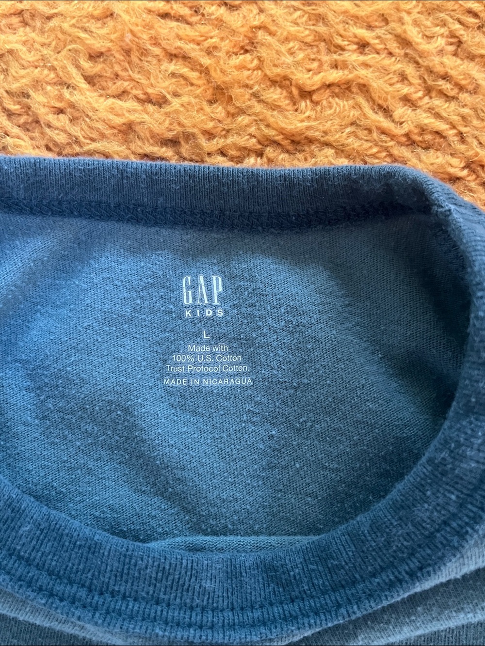 Gap Raglan Tee - Picture 3 of 3